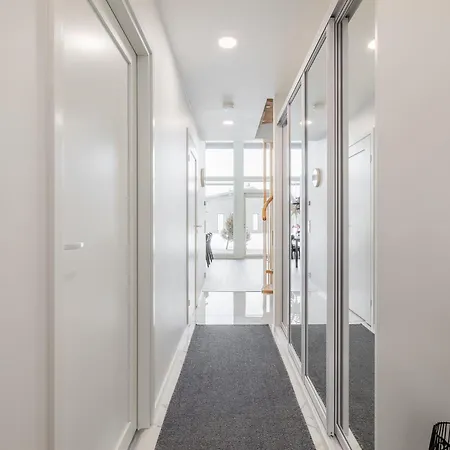 New 3 Bedroom Close To Arctic Circle Апартаменты *