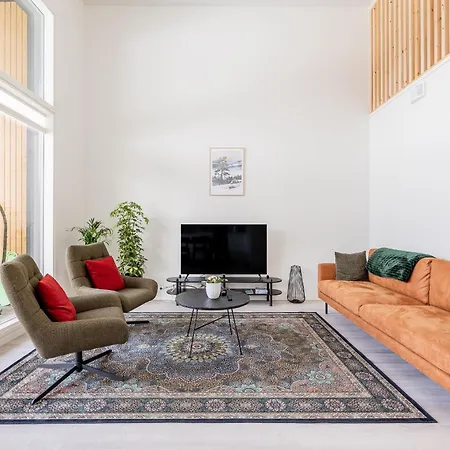 New 3 Bedroom Close To Arctic Circle